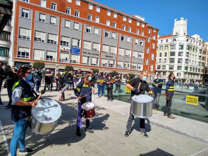 Archivo - Trabajadores de Tubacex en una movilización en defensa de sus empleos