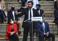 Casado pide a los votantes de Vox apoyar a Ayuso para que el PP gobierne solo y cumpla su programa "sin obstáculos"