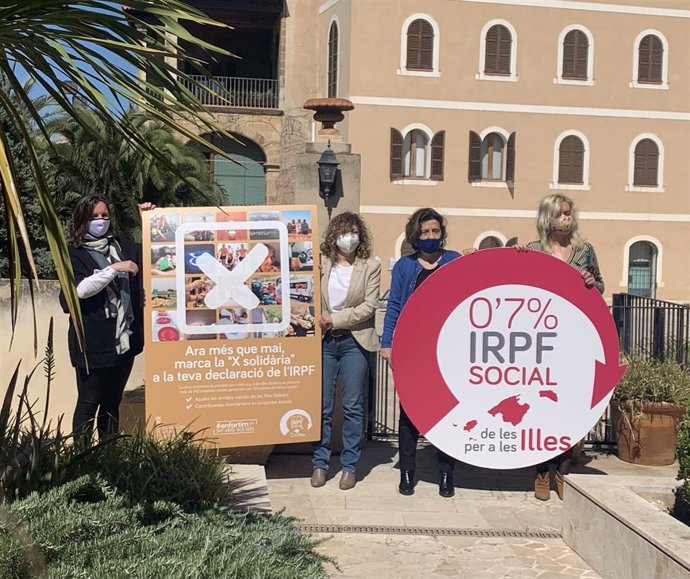 La Conselleria de Asuntos Sociales y Deportes presenta una campaña para animar a los ciudadanos a marcar la casilla solidaria en la declaración de la renta.