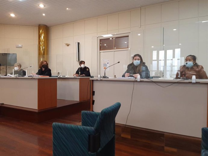 Acusada de matar a puñaladas a su cuñada y prender fuego después a la casa donde vivían en Torrelavega