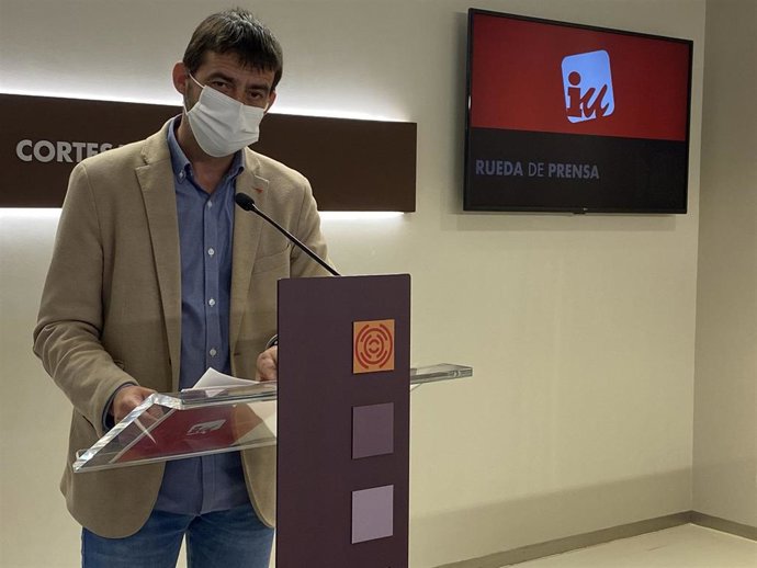 El diputado de IU Aragón, Álvaro Sanz.
