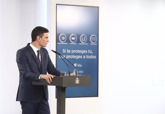 El presidente del Gobierno, Pedro Sánchez, ofrece una rueda de prensa en Moncloa, tras la celebración del Consejo de Ministros, a 6 de abril de 2021, en Madrid (España)