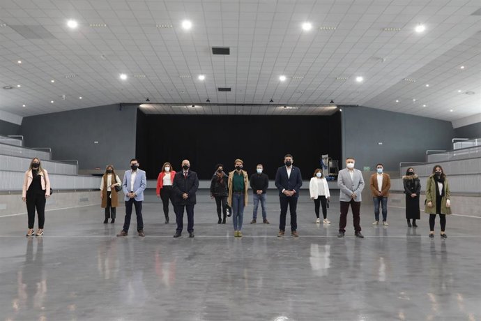 Visita de la presidenta al pabellón de Ribaforada.