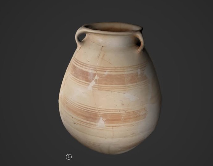 Pithos (tinaja) exhumado en los años 70 en Tejada la Vieja en Escacena del Campo (Huelva) y restaurado casi al completo.