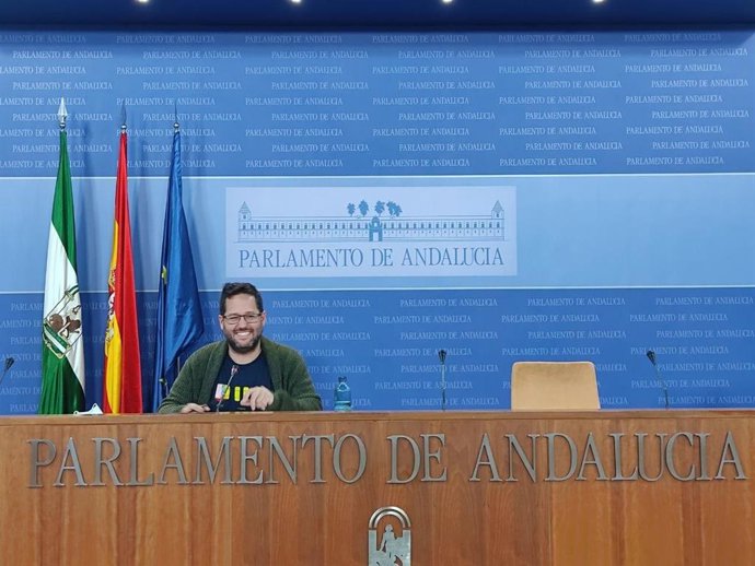 Archivo - El ex parlamentario de Adelante José Ignacio García, en rueda de prensa en una foto de archivo.