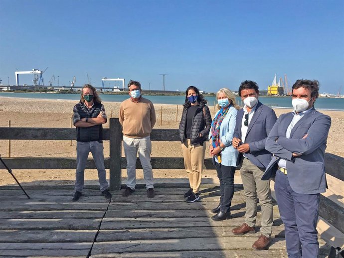 Comienzo de la campaña para preservar zonas de cría de charrancitos y chorlitejos patinegros en El Puerto