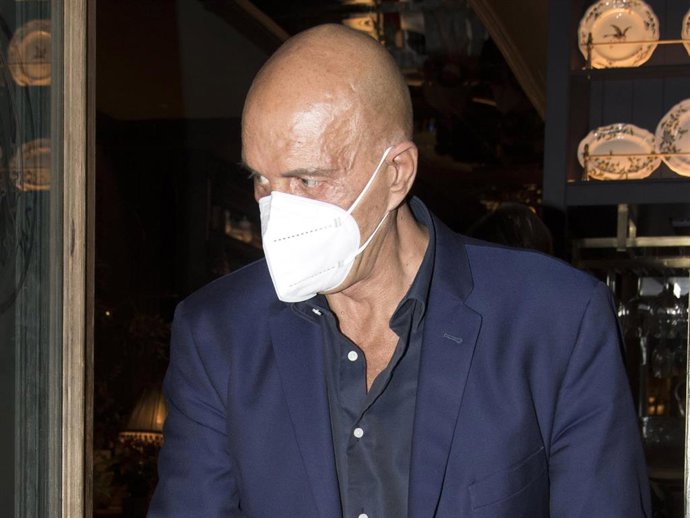 Archivo - Kiko Matamoros saliendo de un restaurante tras cenar en familia, en Madrid
