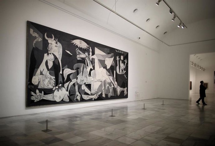 Archivo - El 'Guernica' de Pablo Picasso en el Museo Reina Sofía de Madrid.