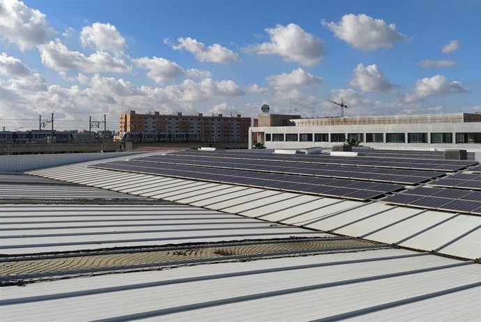 Placas solares en instalaciones de Metro de Sevilla