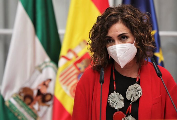 La ministra de Hacienda y portavoz del Gobierno, María Jesús Montero, en la toma de posesión del  nuevo delegado del Gobierno en Andalucía.  En la sede de la Delegación del Gobierno. Sevilla a 21 de marzo 2021