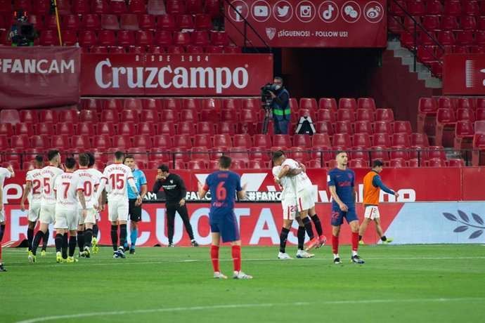 Partido de la Liga Nacional de Fútbol