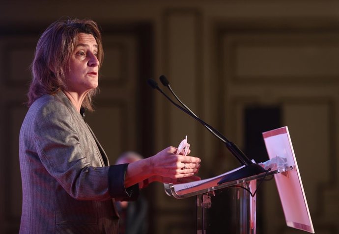 La vicepresidenta cuarta del Gobierno y ministra para la Transición Ecológica y el Reto Demográfico, Teresa Ribera, interviene en el desayuno 'El Ágora' organizado por 'El Economista', a 7 de abril de 2021, en el Hotel Westin Palace, Madrid, (España), a