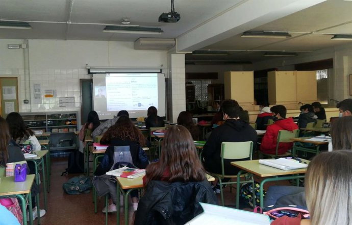 Cerca de 7.000 alumnos de 30 provincias participan en las jornadas de educación financiera para jóvenes del Proyecto Edufinet de Unicaja Banco y la Fundación Unicaja