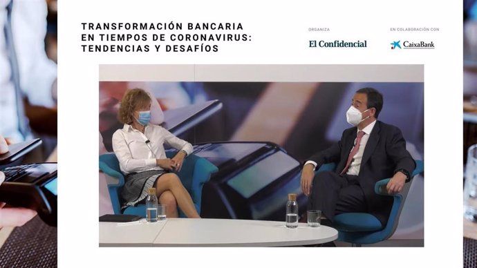 Subgonerbadora del Banco de España, Margarita Delgado, y el CEO de CaixaBank, Gonzalo Gortázar.