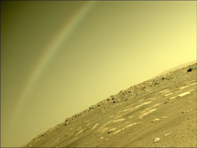 La imagen de un falso arcoíris en Marte