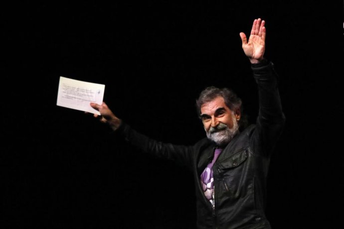 El presidente de mnium Cultural, Jordi Cuixart, en un acto al volver a la cárcel de Lledoners, donde será encarcelado en régimen ordinario desde hoy después de que el juez haya revocado su semilibertad, en San Juan de Torruella, Barcelona, Catalunya (E