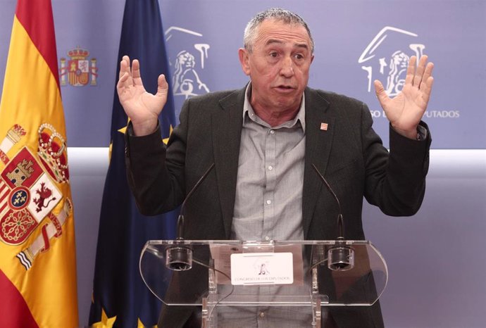 El diputado de Compromís en el Congreso, Joan Baldoví, interviene en una rueda de prensa 