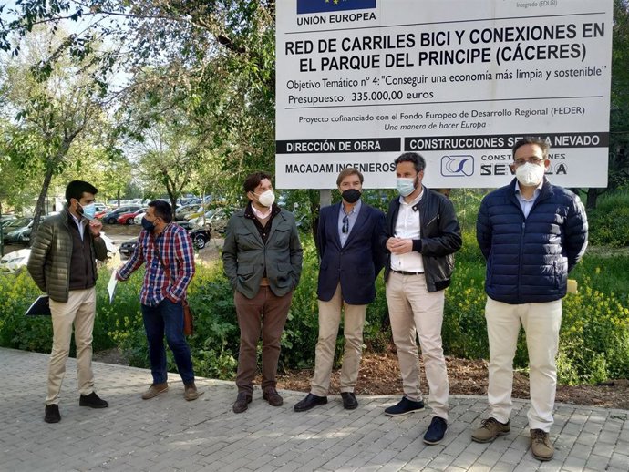 Comienzan las obras del carril bici del Parque del Príncipe de Cáceres, que conectará cinco barriadas y concluirán a finales de agosto