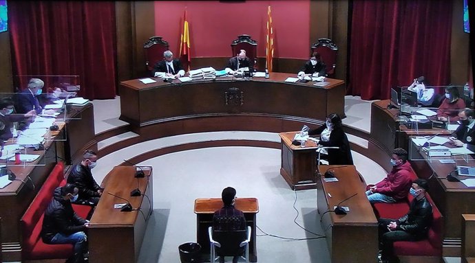 Segona sessió del judici a 'la manada de Sabadell' per una violació múltiple el 2019 a l'Audincia de Barcelona, el 7 d'abril del 2021.