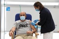 Zapatero apuesta por vacunar con AstraZeneca a los mayores de 65 años