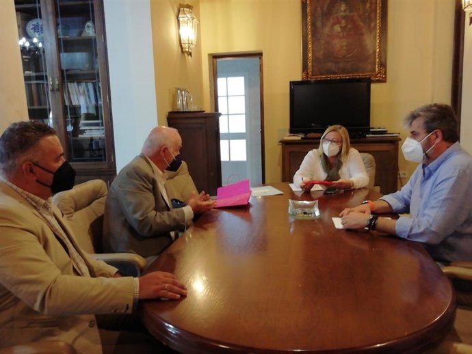 Reunión del Ayuntamiento de Almonte con el Grupo de Investigación RNM 276 de la Universidad de Huelva (UHU).