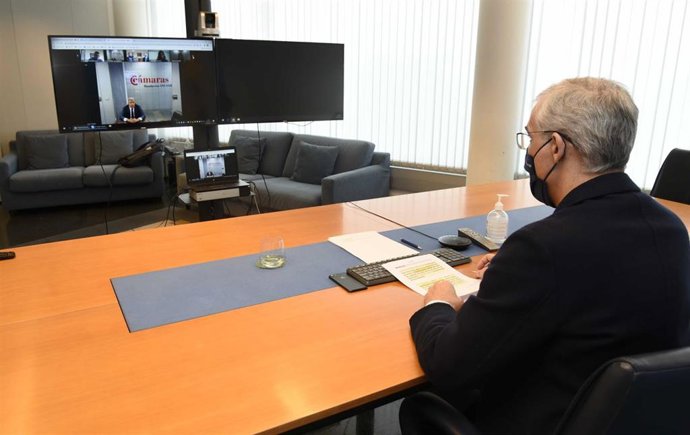 El vicepresidente y conselleiro de Economía, Empresa e Innovación, Francisco Conde, asiste por videoconferencia a la presentación de la segunda edición de la incubadora Hig Tech Auto, impulsada por Xunta, Zona Franca de Vigo e Incyde.