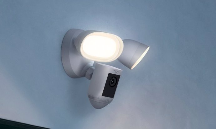 Cámara de vigilancia exterior Floodlight Cam Wired Pro