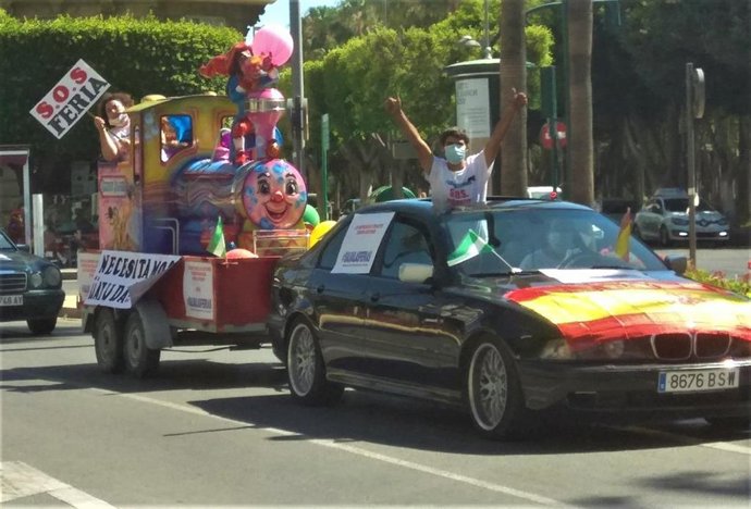 Archivo - Feriantes de Almería en una protesta por la cancelación de festejos