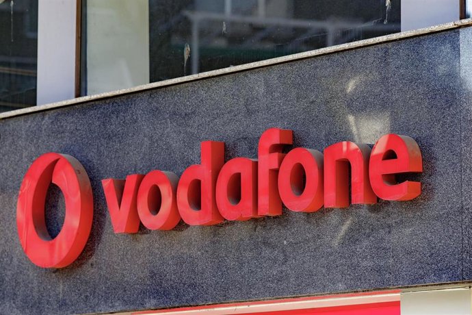 Archivo -  Recursos de tiendas Vodafone en Madrid 