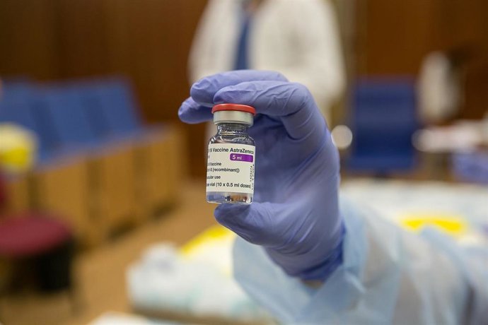 Archivo - Vacuna AstraZeneca contra la COVID-19