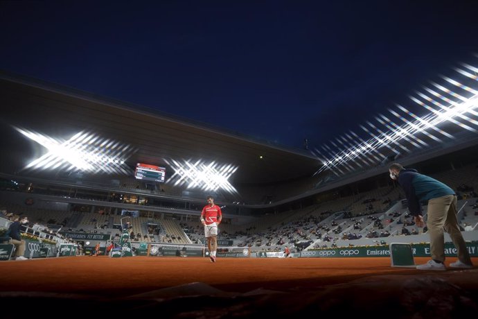 Archivo - NovakDJOKOVIC (SRB) during the Roland Garros 2020, Grand Slam tennis tournament, on October 9, 2020 at Roland Garros stadium in Paris, France - Photo Stephane Allaman / DPPI