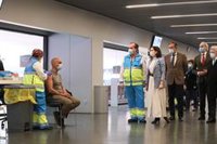 Ayuso asegura que si la vacuna Sputnik "funciona" y "todo es legal", se ve obligada a adquirirla