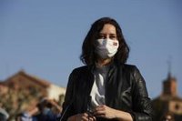 Ayuso condena los altercados de Vallecas y ve "asqueroso" que intenten adueñarse políticamente de los barrios