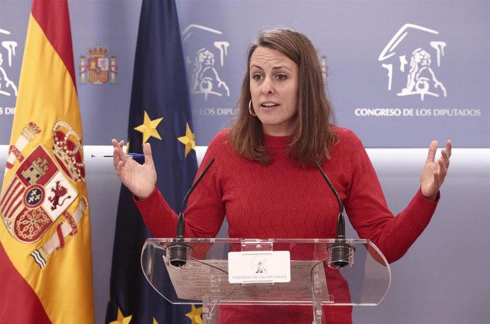 La diputada de la CUP en el Congreso, Mireia Vehí, interviene en una rueda de prensa anterior a una Junta de Portavoces convocada en el Congreso de los Diputados, en Madrid, (España), a 23 de marzo de 2021.