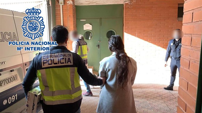 La Policía Nacional detiene infraganti en ELche a dos mujeres de un clan itinerante especializado en robos en viviendas