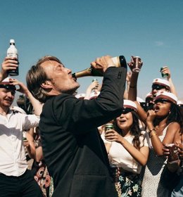 Escena de la comedia 'Otra ronda'.
