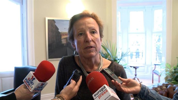Archivo - La fiscal de sala Pilar Martín Nájera, responsable de la Unidad Especializada de Violencia sobre la Mujer, atiende a los medios de comunicación por el caso de 'La Manada' (Imagen de archivo)