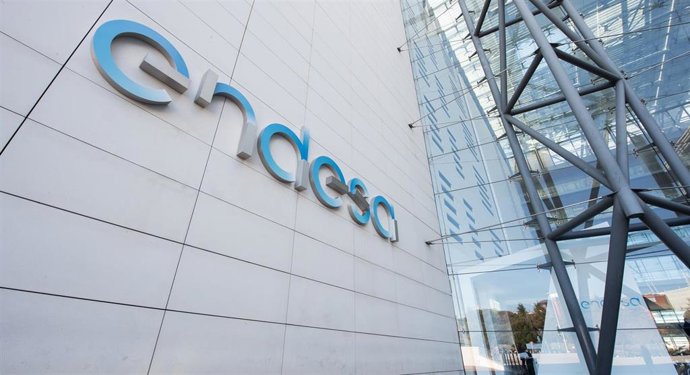 Archivo - Endesa ha reducido casi un 50% sus emisiones de CO2 desde el acuerdo de París de 2015