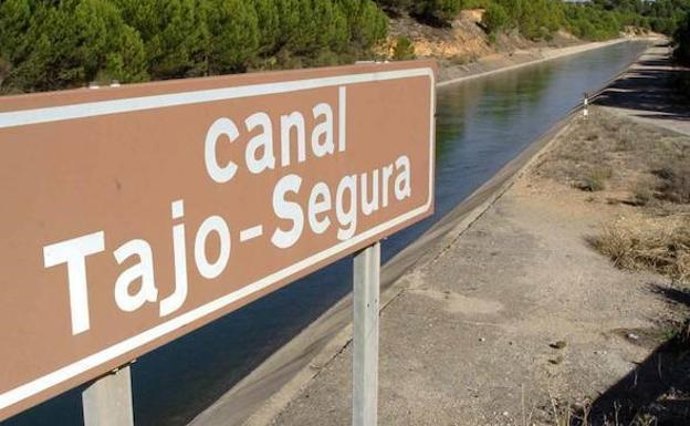 Canal del trasvase Tajo-Segura