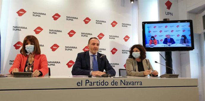 María Jesús Valdemoros, Javier Esparza y Marta Álvarez