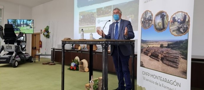 Olona defiende la formación profesional agraria como herramienta "fundamental" para el desarrollo del medio rural.