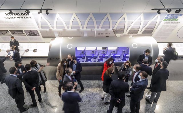 Vista general de la presentación del vehículo Hyperloop, de la empresa Zeleros