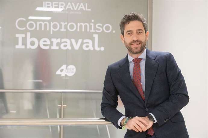 El presidente de Iberaval, César Pontvianne posa antes de celebrar la Junta General de Socios