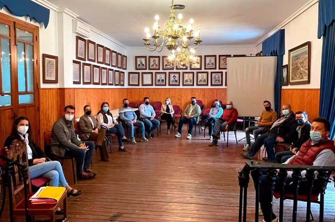 El diputado de Reto Demográfico de la Diputación de Cáceres se reúne en Torrejoncillo con alcaldes de la Mancomunidad de Rivera de Fresnedosa