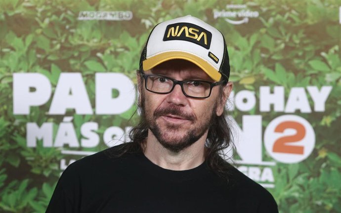Archivo - El actor Santiago Segura durante el photocall de la película 'Padre no hay más que uno 2. La llegada de la suegra en el  Gran teatro Príncipe Pío, en Madrid (España), a 28 de julio de 2020.