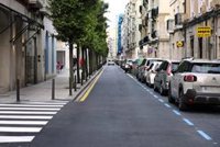 Aparecen "cientos de notificaciones" de la Agencia Tributaria junto a un contenedor en Santander