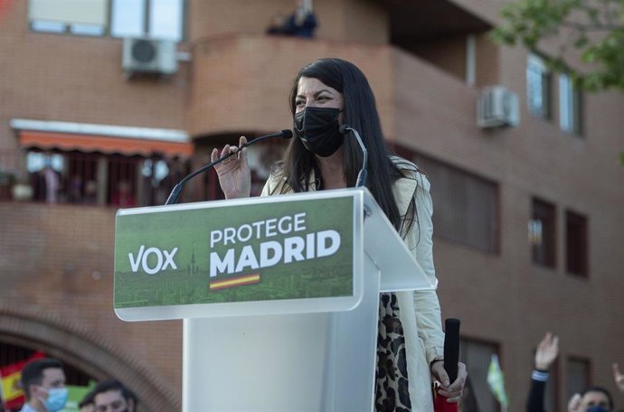 La portavoz adjunta del grupo de Vox en el Congreso de los Diputados, Macarena Olona, presenta la candidatura para las próximas elecciones del 4 M, en Vallecas, a 7 de abril de 2021, en Madrid (España). Vallecas es un distrito de voto histórico de izqui