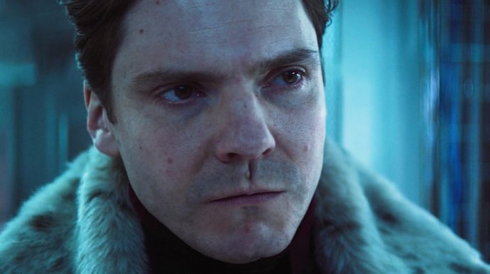Daniel Brühl es Zemo en Falcon y el Soldado de Invierno