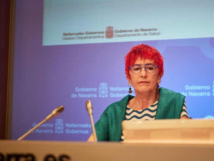 Archivo - La consejera de Salud del Gobierno de Navarra, Santos Induráin, en rueda de prensa.