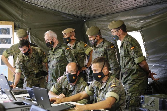 El Jefe de Estado Mayor de la Defensa visita el Mando Operativo Terrestre en Canarias